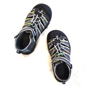 Keen ▪️Waterproof Shoes - SZ 2